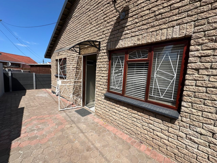 7 Bedroom Property for Sale in Hartenbos Central Western Cape
